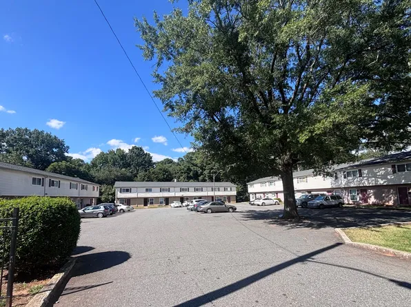 Rowan Street Apartments