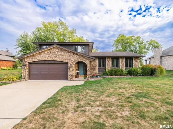 9 Cypress Point, Pekin, IL 61554