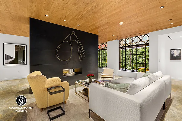 Sold by Coldwell Banker Warburg | media 10