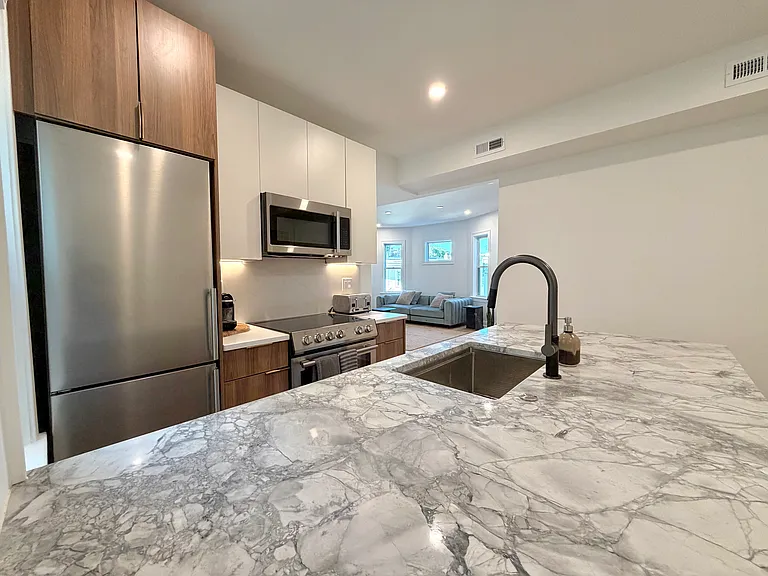 8 Fox St #2 — Photo 8