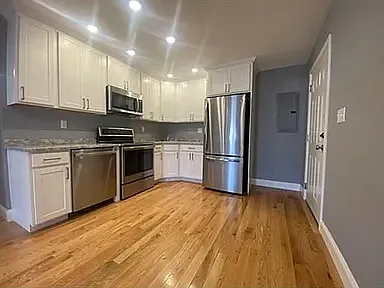 18 Bates Ave #4