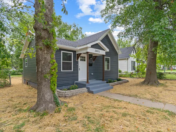 2051 N Pickwick Avenue, Springfield, MO 65803