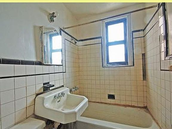 2nd image of 135 W 115th St Unit 4-D