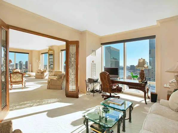 845 United Nations Plaza image 2 of 8