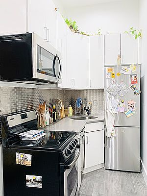 2nd image of 158 Irving Ave APT 1R