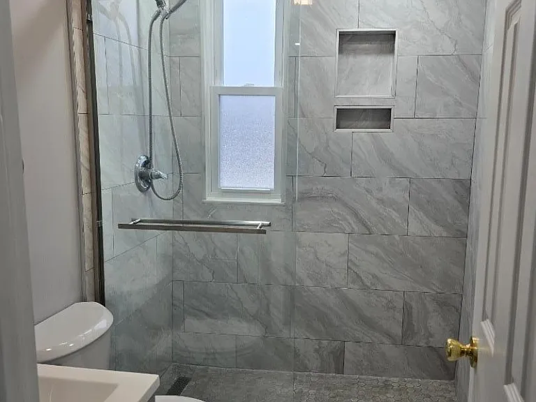 8 Fleming Ave — Photo 2