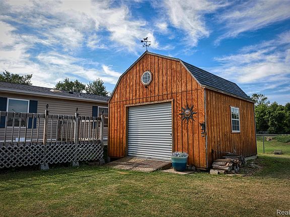 5th image of 7208 Mapleview Cir E
