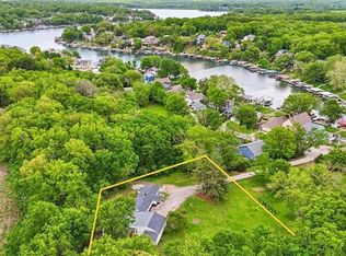 28 Tla Lake Shore Dr, Lees Summit, MO 64086