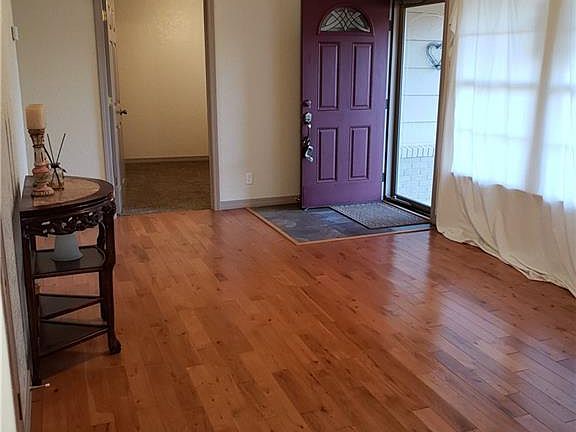 5th image of 304 Carey St