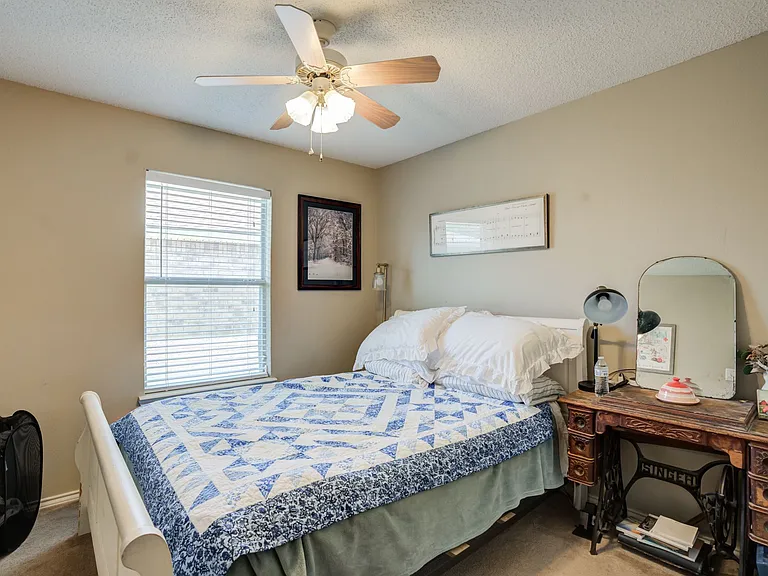 505 N Iola Ave — Photo 17