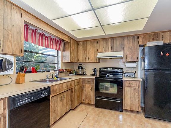 3rd image of 1054 Medinah Dr