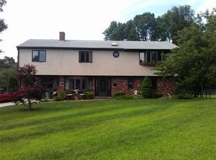 99 Burnside Dr, Swansea, MA 02777
