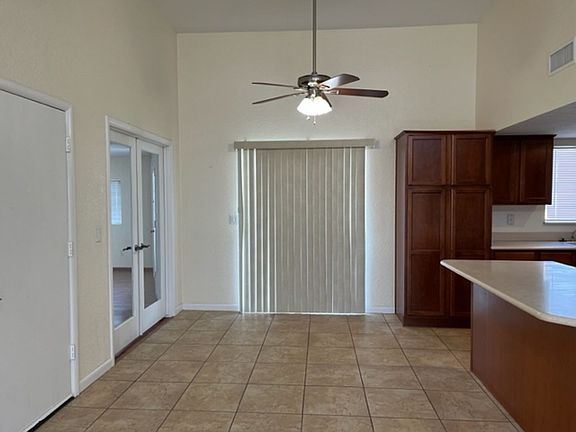 3rd image of 2425 Seabring Dr