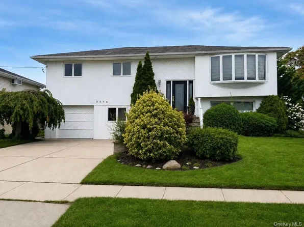 2573 Harvard Lane, Seaford, NY 11783