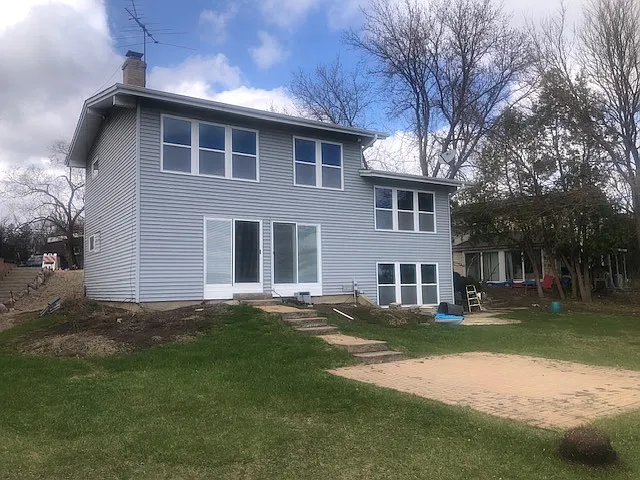 4 bed, 2.5 bath, 1950 sqft, $3,975 — Photo 2