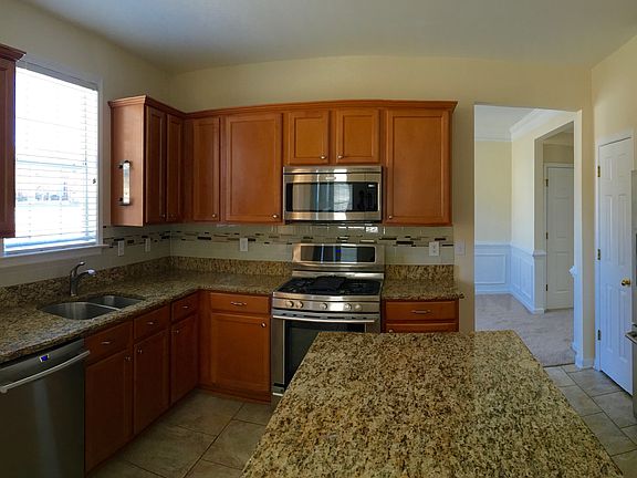 3rd image of 508 Merrill Ln