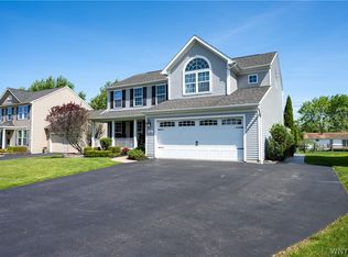 26 Morris Cres W, Buffalo, NY 14224