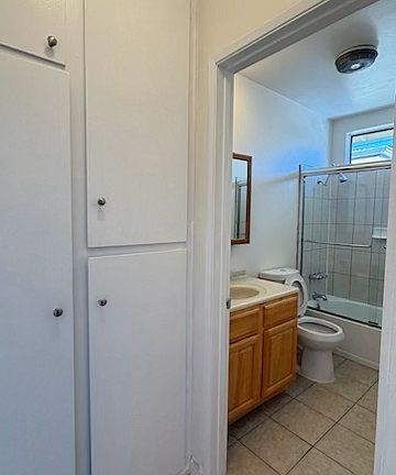 4th image of 1934 N Hollywood Way APT K