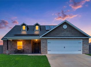 1301 E Ridge View Dr, Siloam Springs, AR 72761