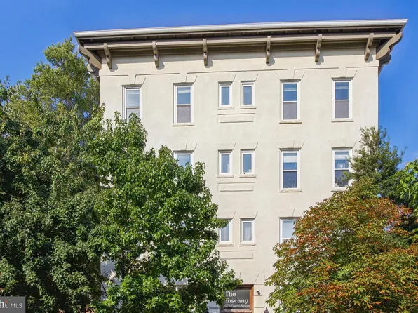 676 4th St NE APT 402, Washington, DC 20002