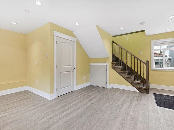 5th image of 1477 E 61st Ave
