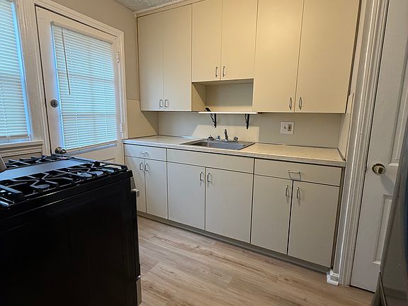 5th image of 25420 Lake Shore Blvd