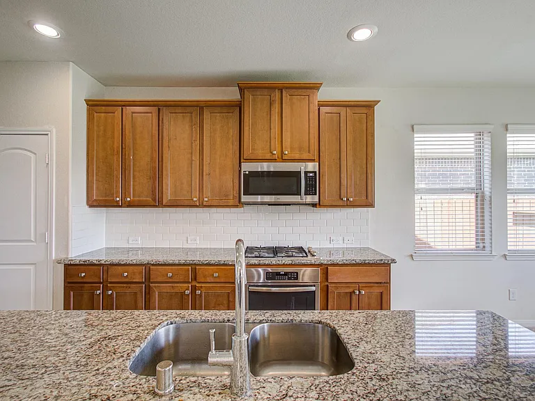 26831 Marble Lakes Dr — Photo 24