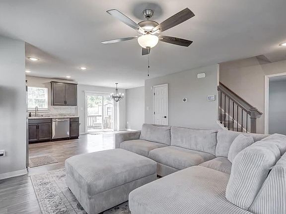 4th image of 126 Riva Way