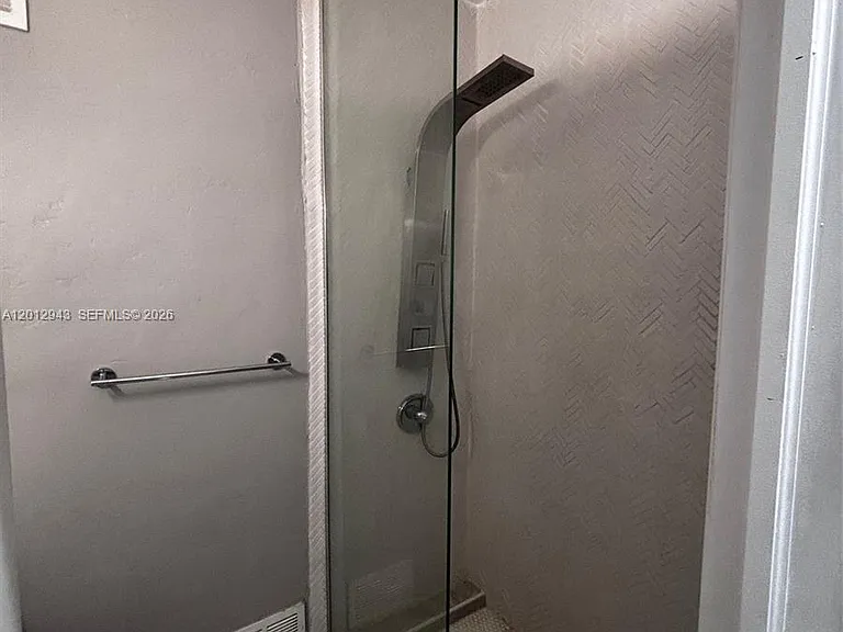 319 W 28th St #15 — Photo 5