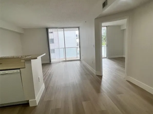 5085 NW 7th St, Miami, FL