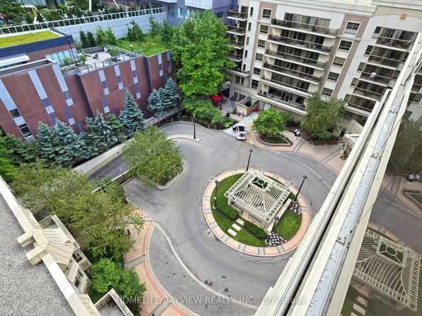 350 Princess Royal Dr #1002, Mississauga, ON L5B 4N1