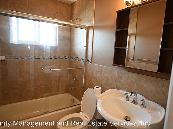 4th image of 2453 Damuth St APT 06