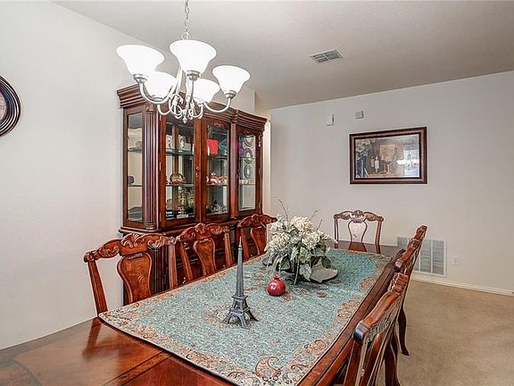 5th image of 1529 Syracuse Dr
