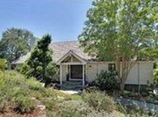 27930 Roble Blanco Dr, Los Altos Hills, CA 94022