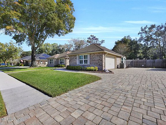 3rd image of 1737 PLANTATION OAKS Drive
