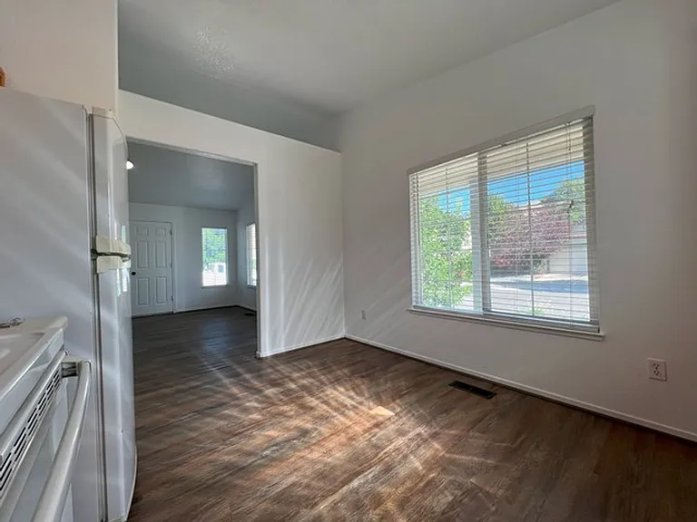 17784 Georgetown Dr — Photo 5
