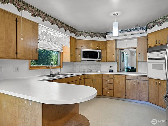 3rd image of 3138 Alderwood