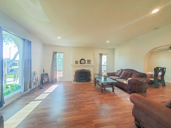 4th image of 3635 W 63rd St