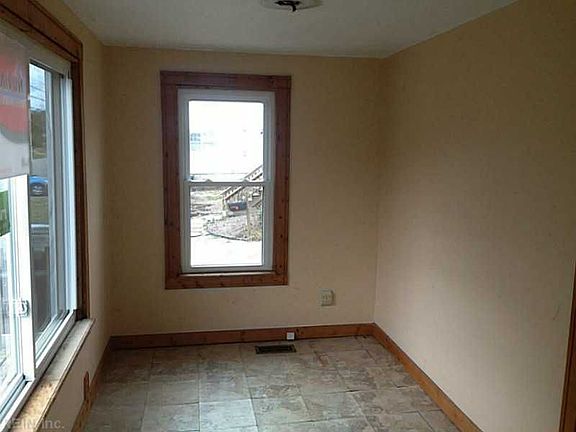 3rd image of 1389 Poquoson Ave
