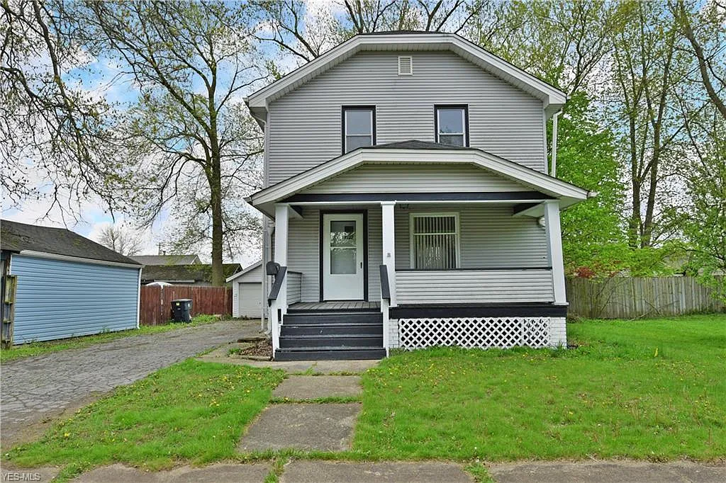2034 Grandview St SE photo 1