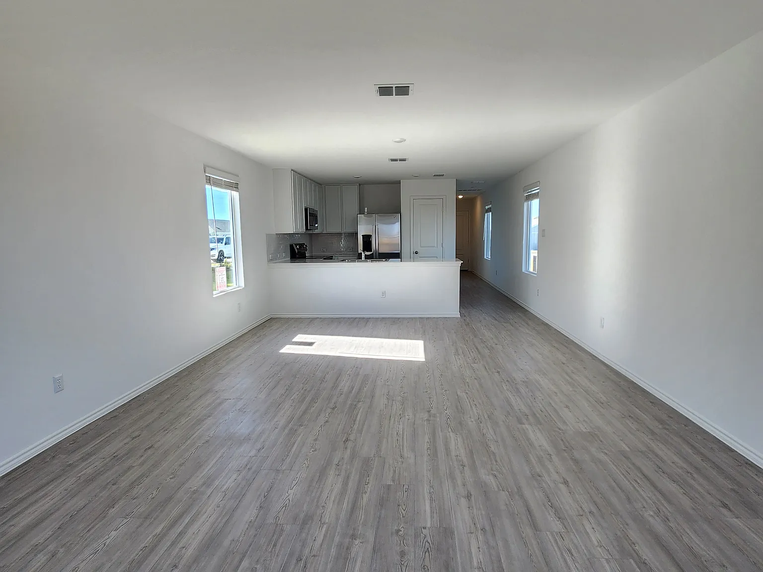 4 bed, 1535 sqft, $1,789 — Photo 3