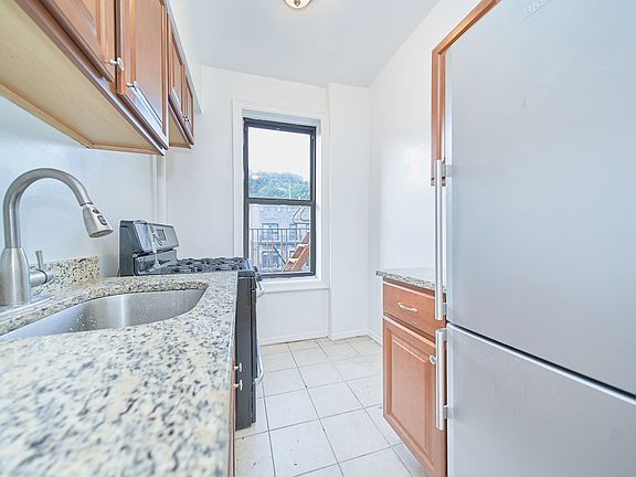 5th image of 121 Seaman Ave APT 5G