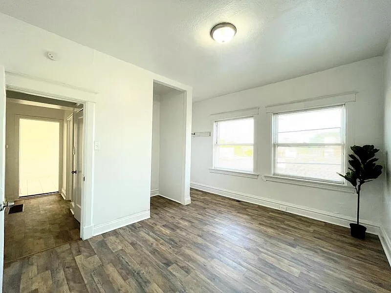 7370 Pasadena Blvd #1
