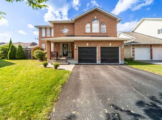 85 Woliston Cres, Ottawa, ON K2W1G2