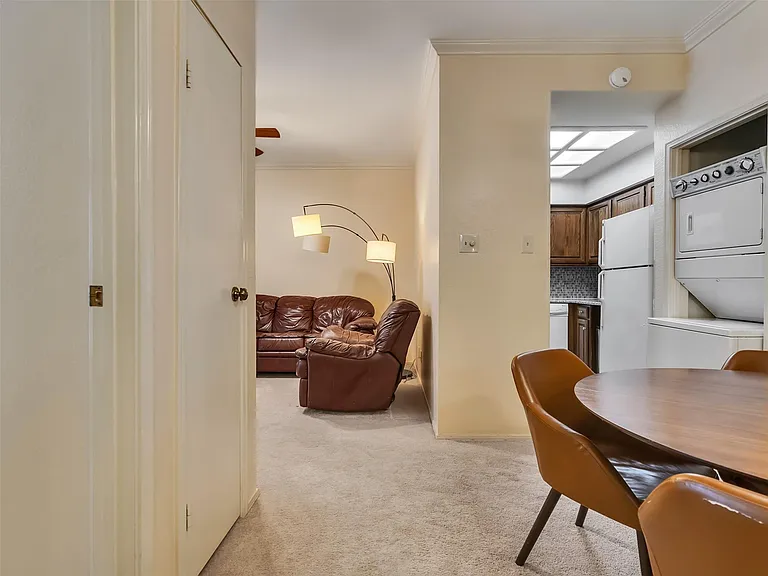 921 Marine Dr #200 — Photo 17