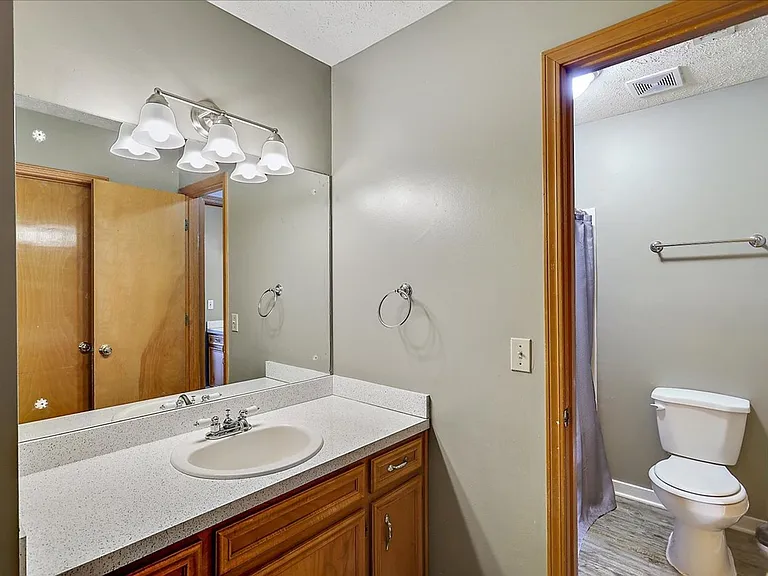 221 Brendalwood Blvd — Photo 20
