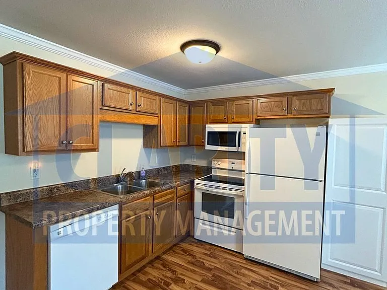 209 Hughes Ave NW — Photo 6