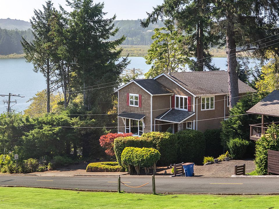 1st image of 1223 NE Regatta Park Rd