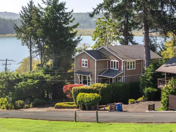 1223 NE Regatta Park Rd, Lincoln City, OR 97367