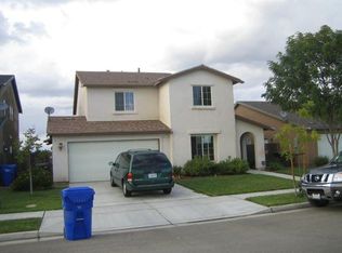 618 11th St, Sanger, CA 93657